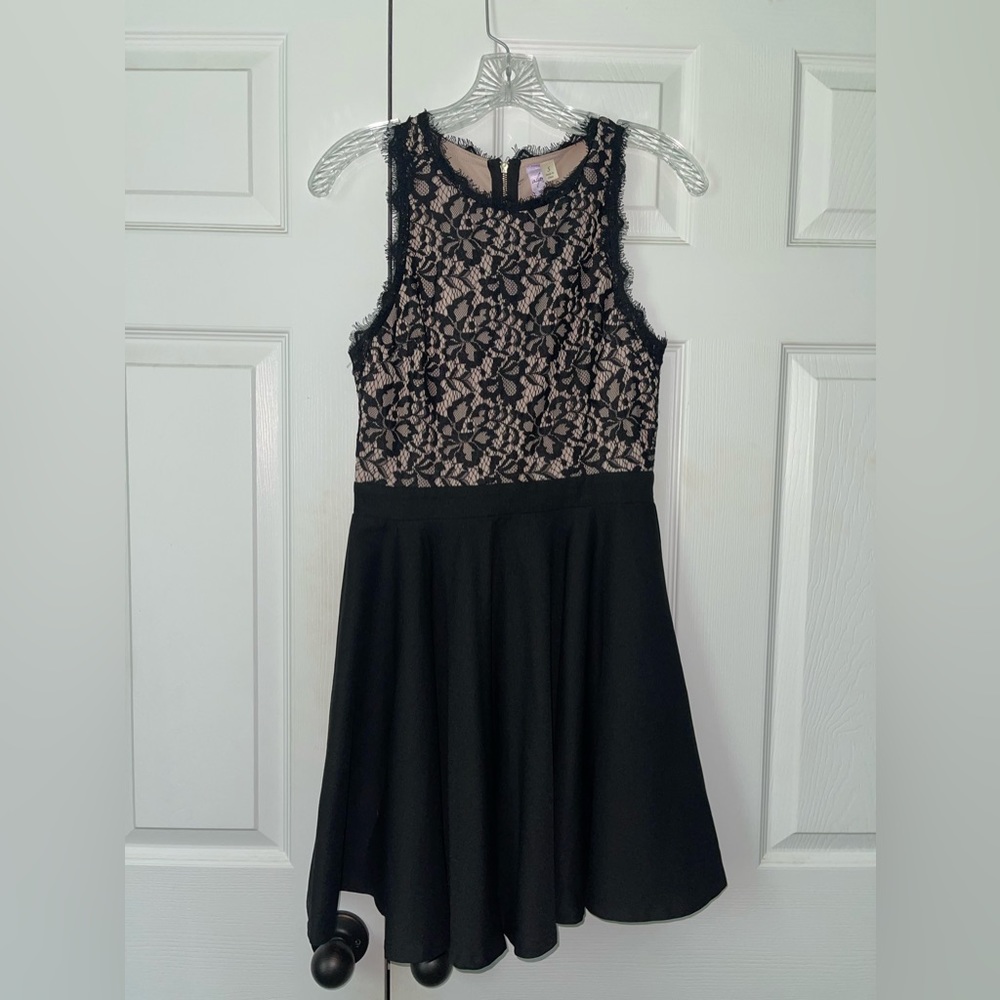 Cute black and cream dress